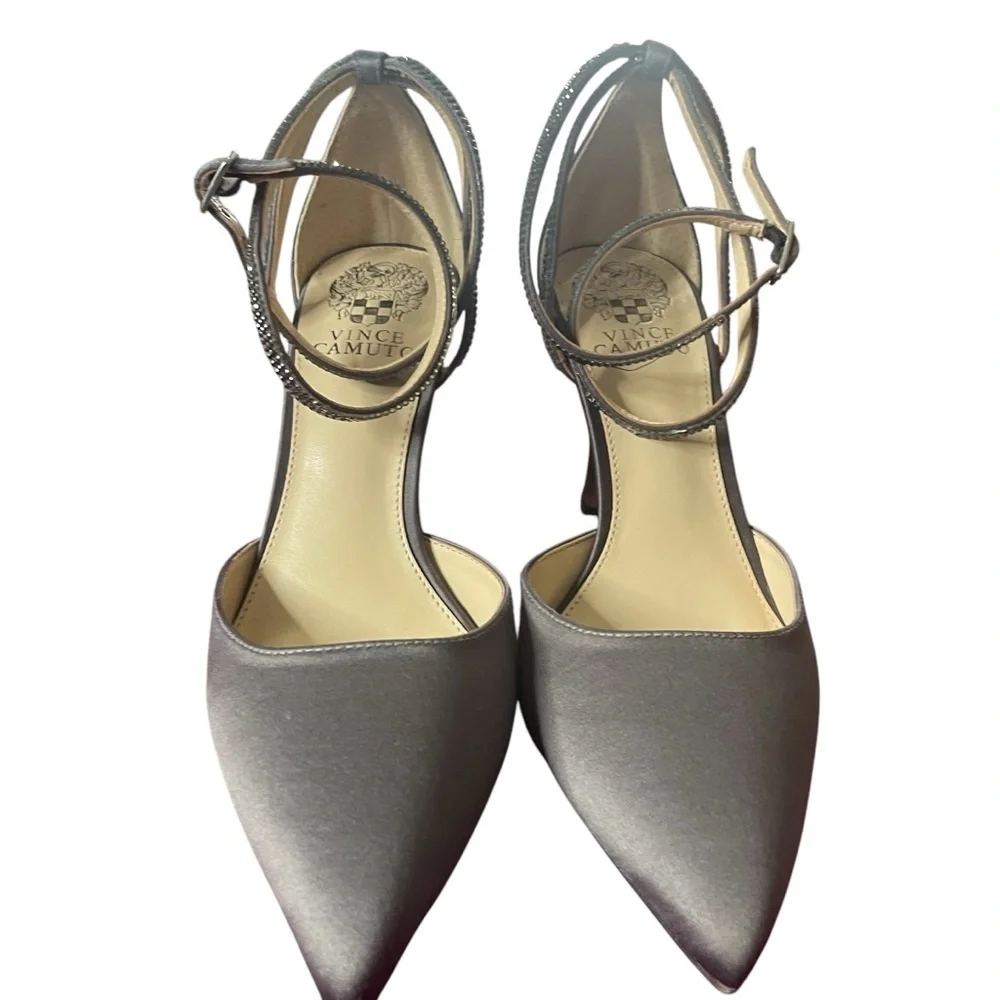 Vince Camuto Ketrinda Size 8.5
Grey Satin - Picture 4 of 16